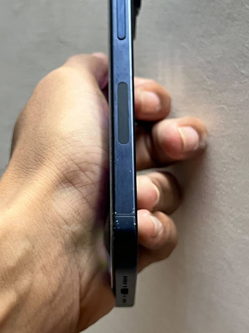 Apple iPhone 15 Pro 3