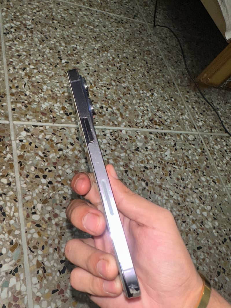 Apple iPhone 14 Pro Max 1