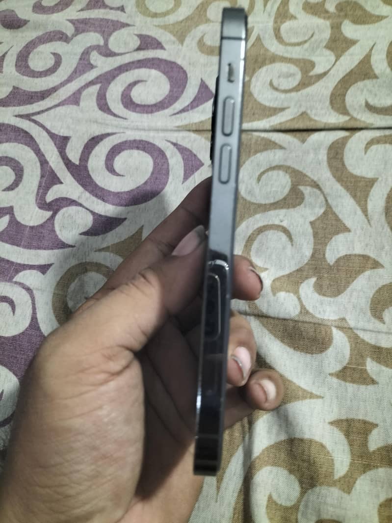 Apple iPhone 12 Pro 2