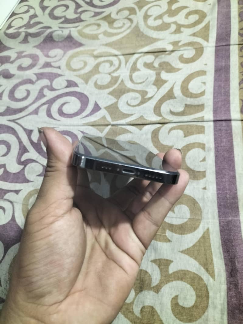 Apple iPhone 12 Pro 3