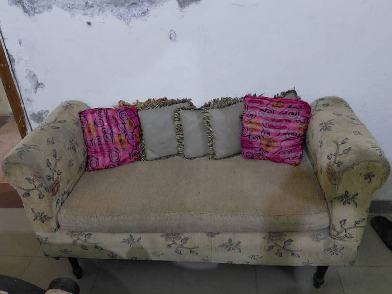 Sofa (Dewan) 2