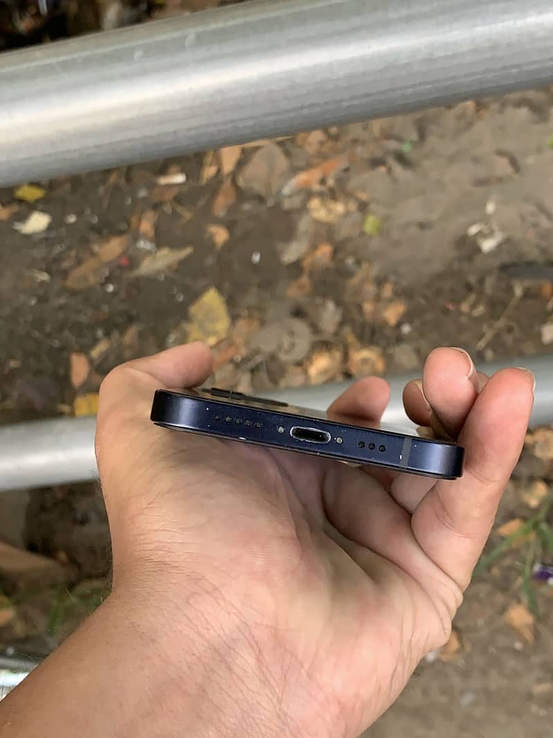 Apple iPhone 12 1