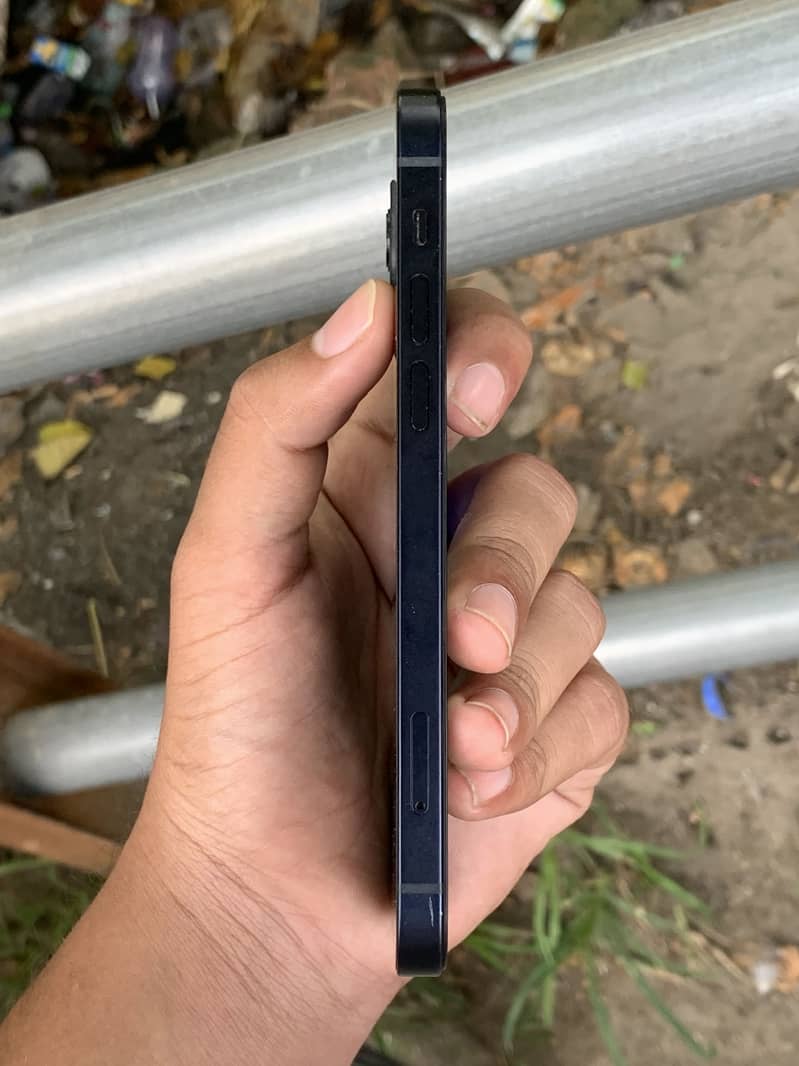 Apple iPhone 12 2