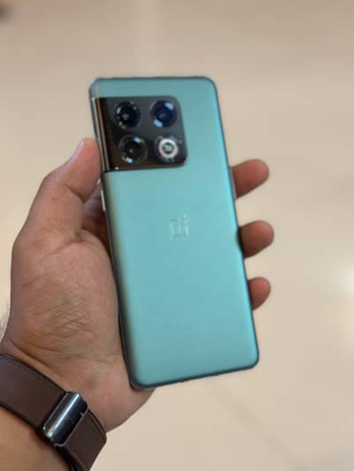 One plus 10 pro 12/256