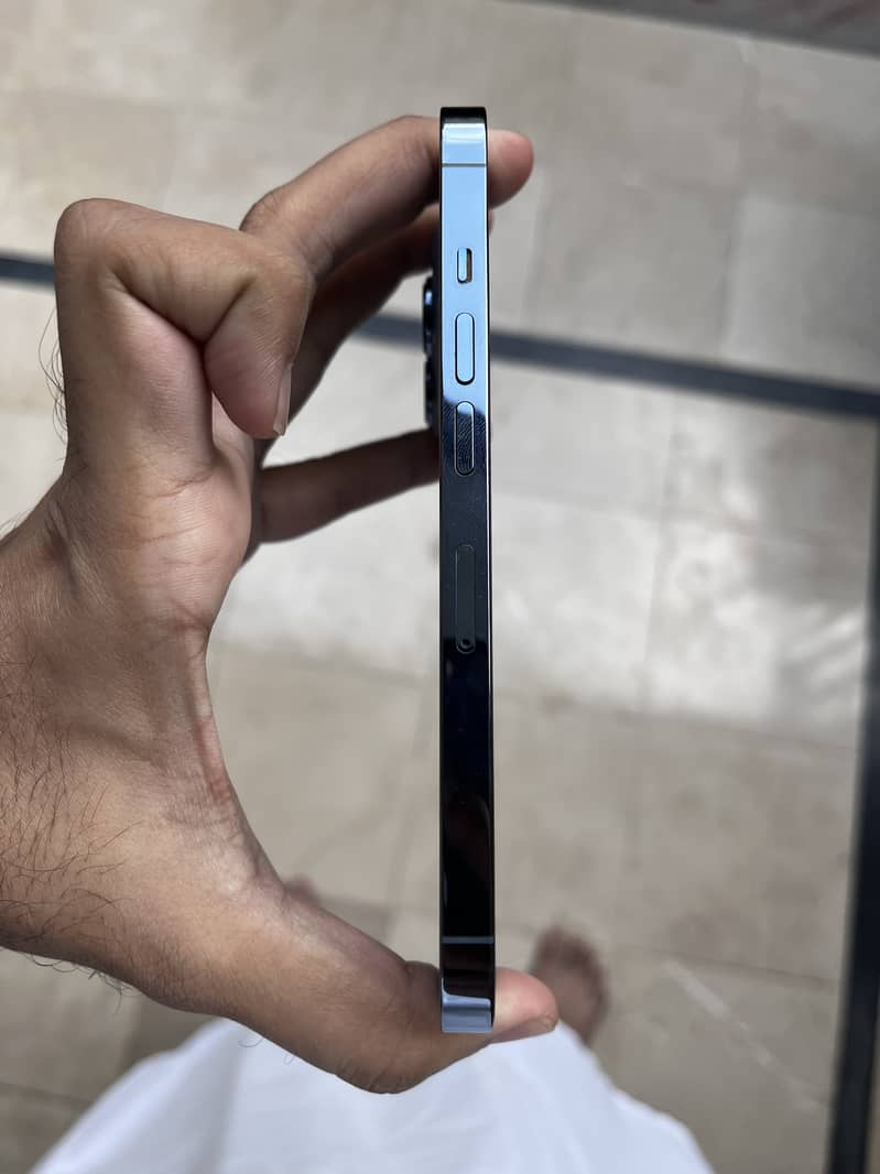 Apple iPhone 13 Pro 2