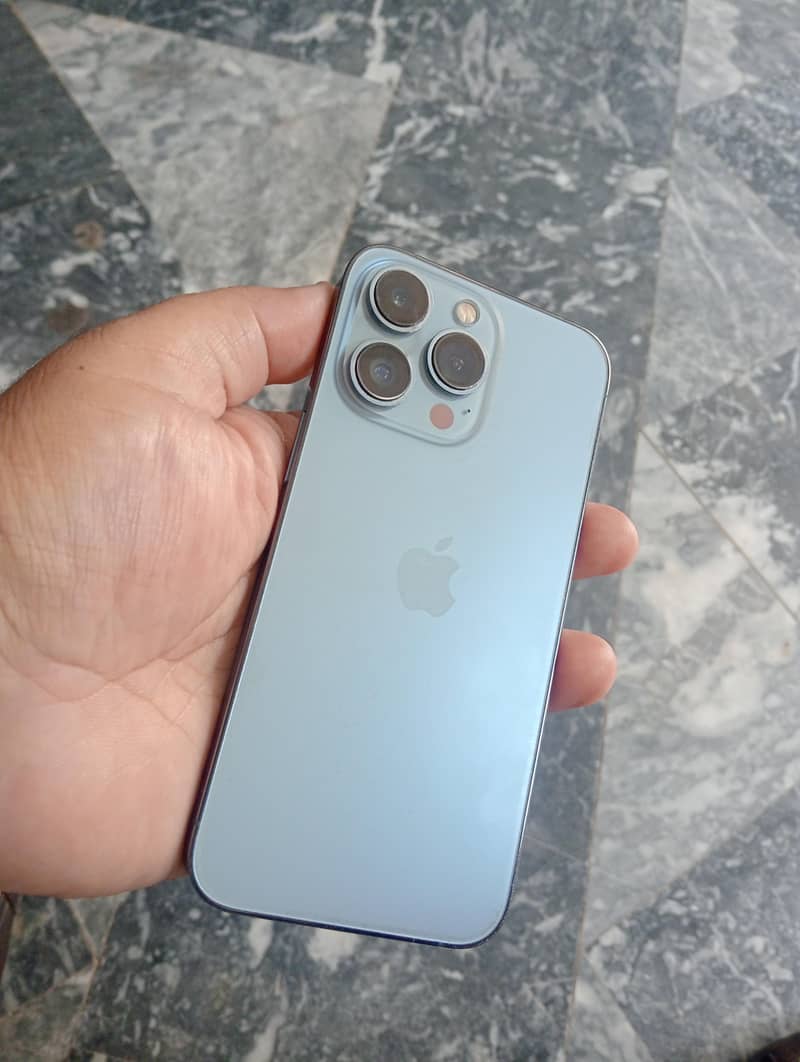 Apple iPhone 13 Pro 0
