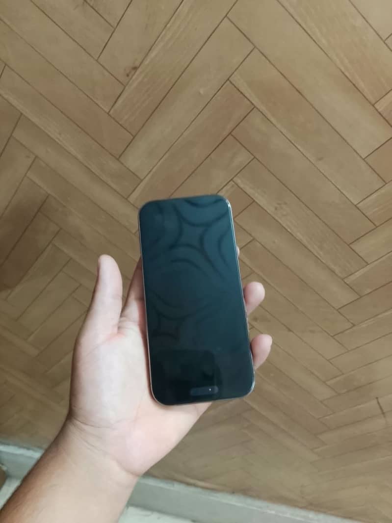 Apple iPhone 16 Pro 5
