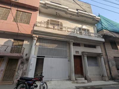 4marla house in islamia park near orangeline chaburji station