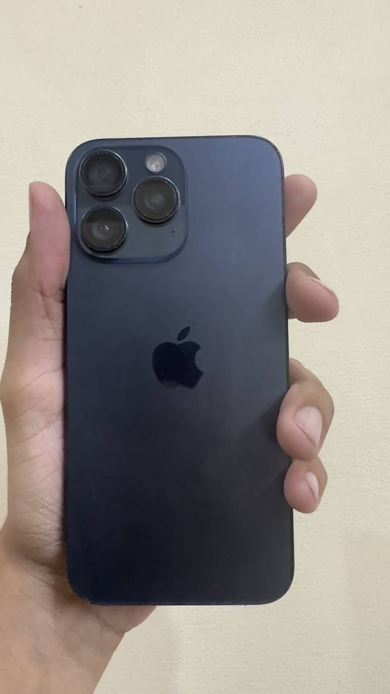 iPhone 15 Pro Max 0