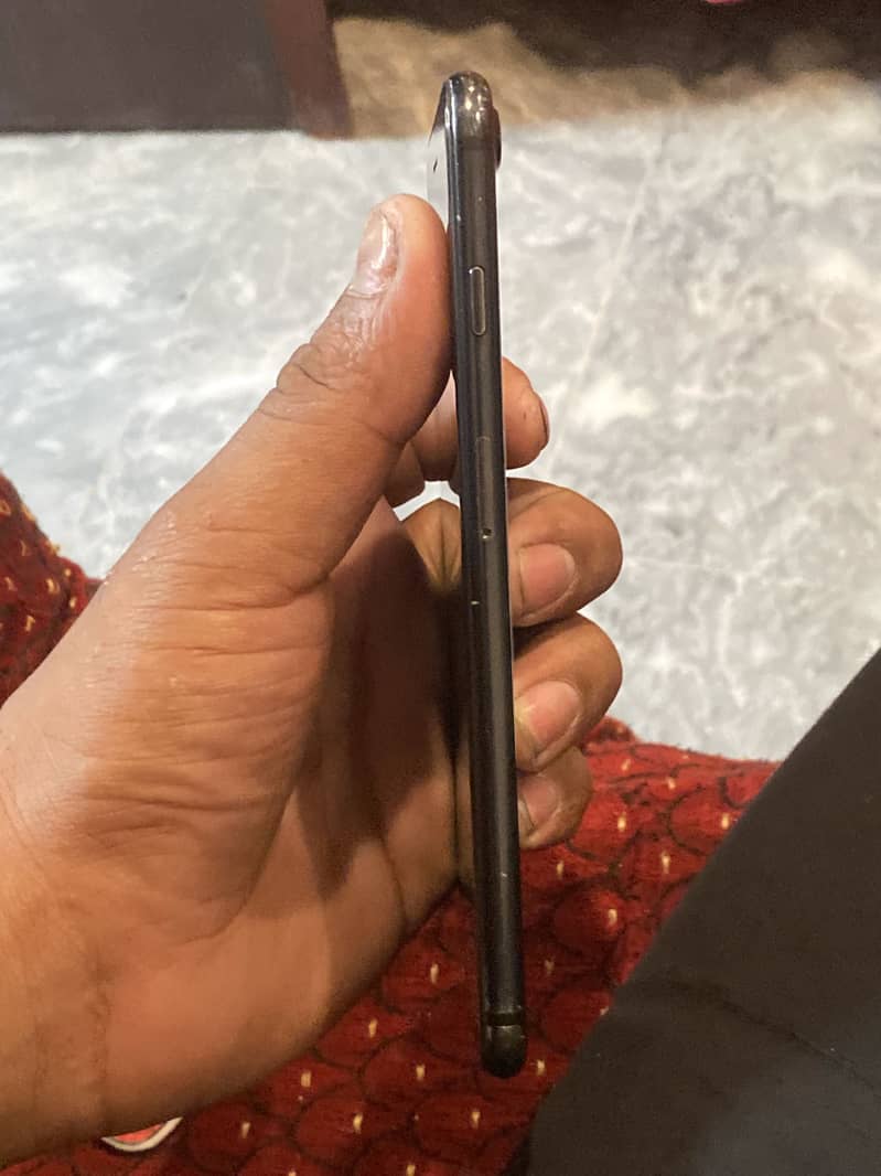 Apple iPhone 7 Plus 2