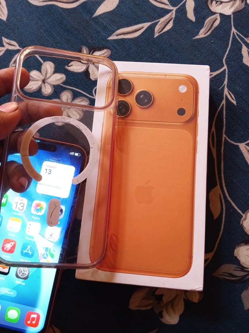 Apple iPhone 17 Pro Max 4
