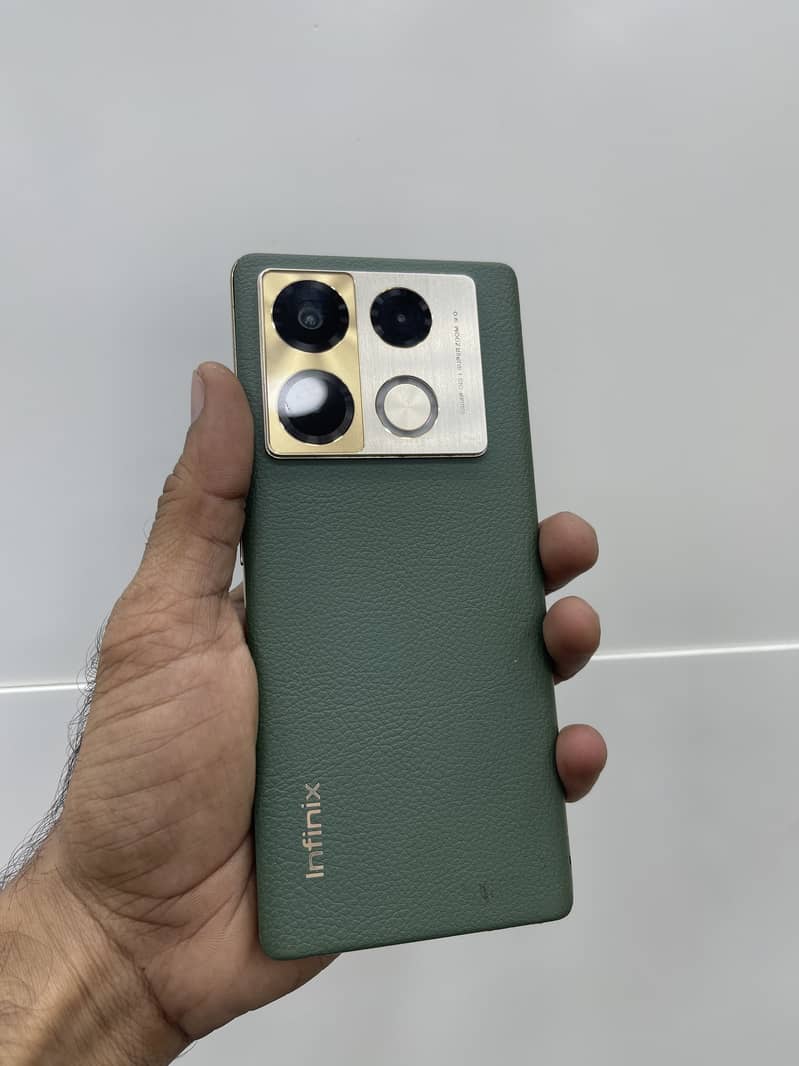 Infinix Note 40 Pro 0