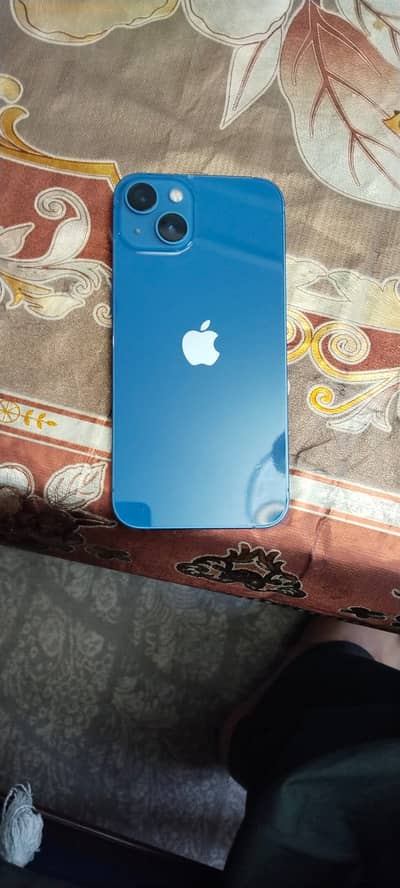 Apple iPhone 13
