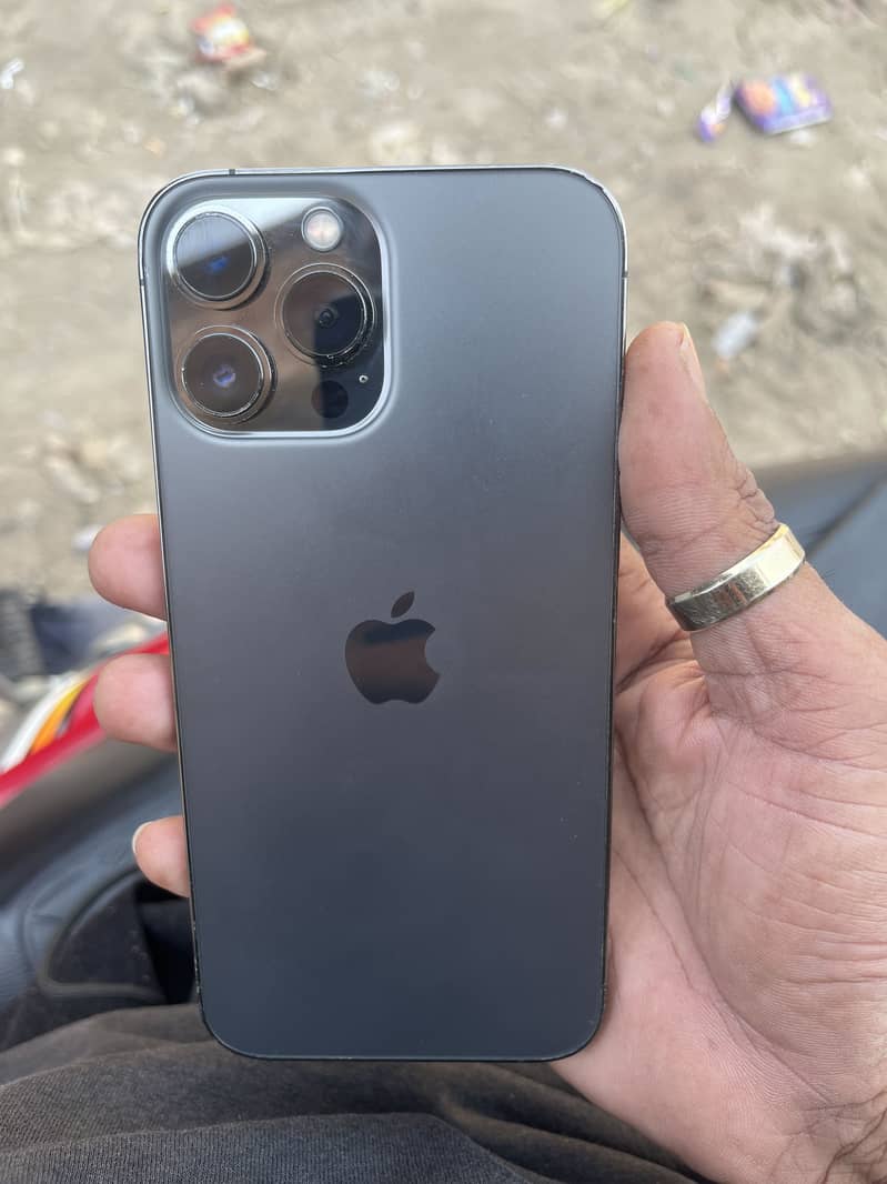 Apple iPhone 13 Pro Max 4