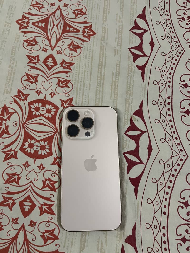 Apple iPhone 16 Pro 1