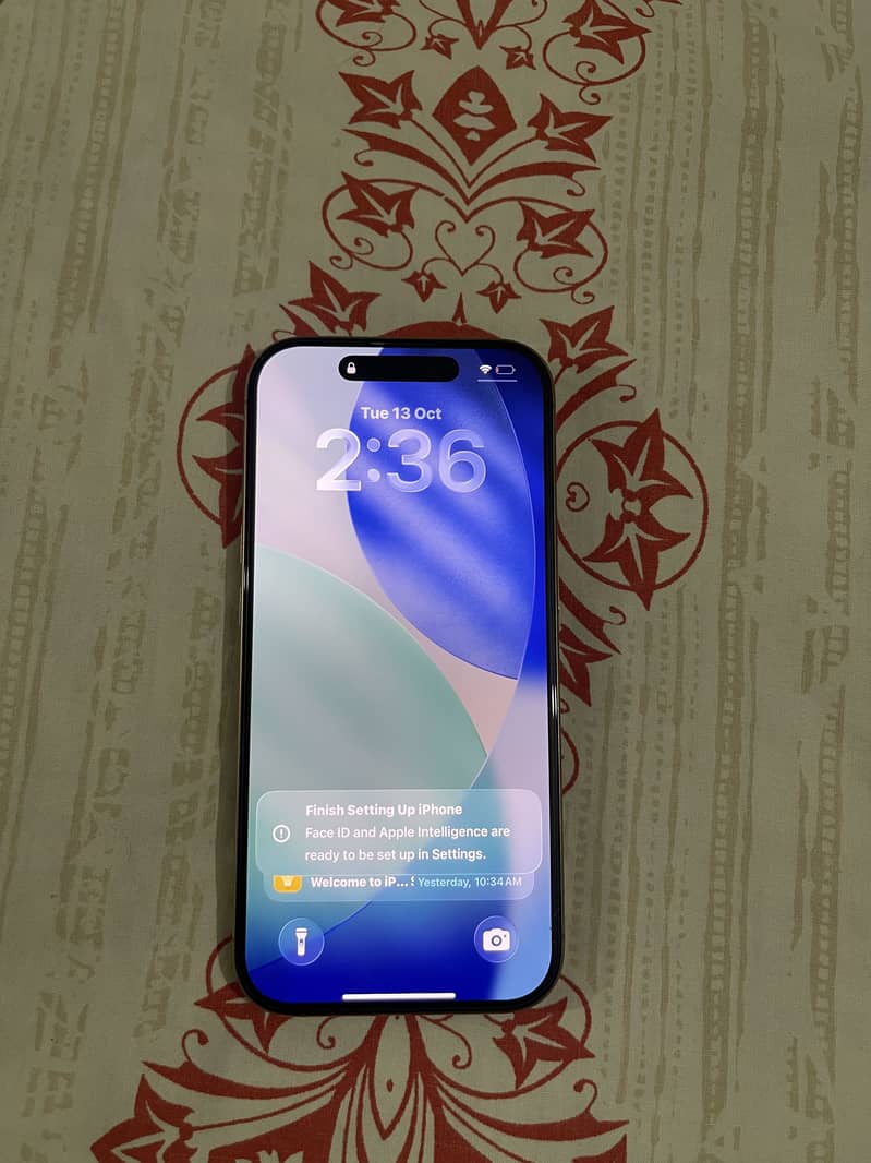 Apple iPhone 16 Pro 3
