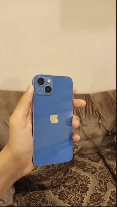 Apple iPhone 13