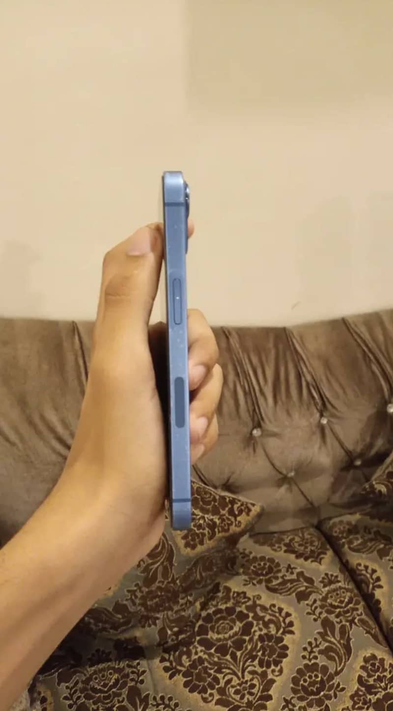 Apple iPhone 13 1