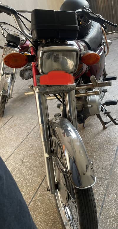 New Look bike honda 125 21/22