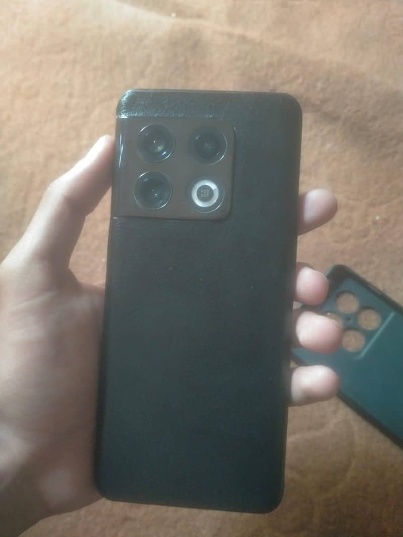 One Plus 10 Pro 4