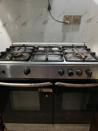 Stove with oven