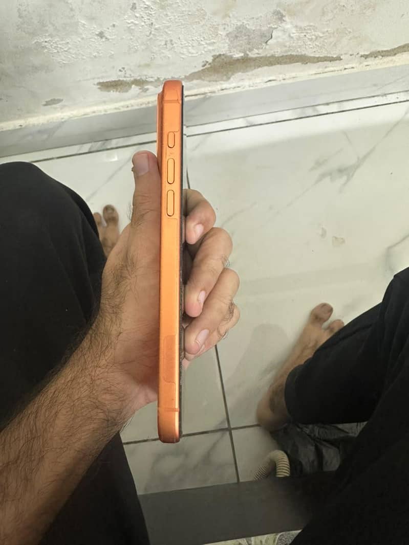 Apple iPhone 17 Pro Max 4