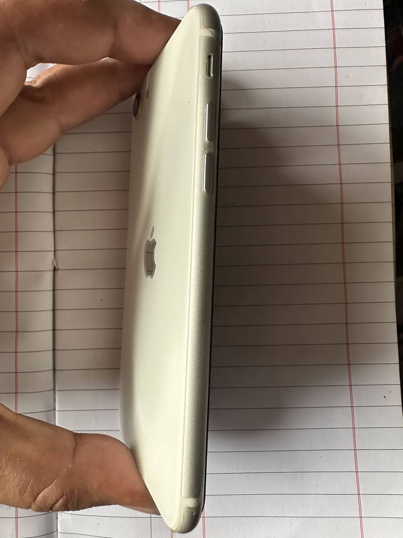Apple iPhone SE 0