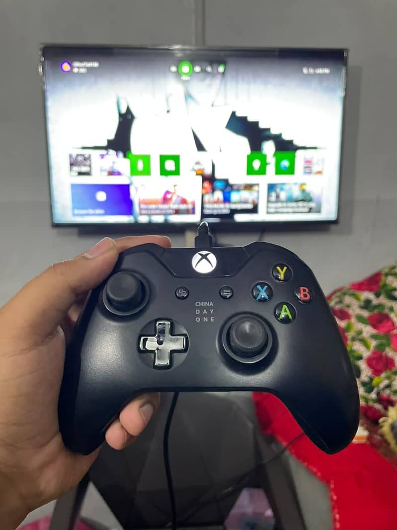 Xbox one simple with one s controller 5
