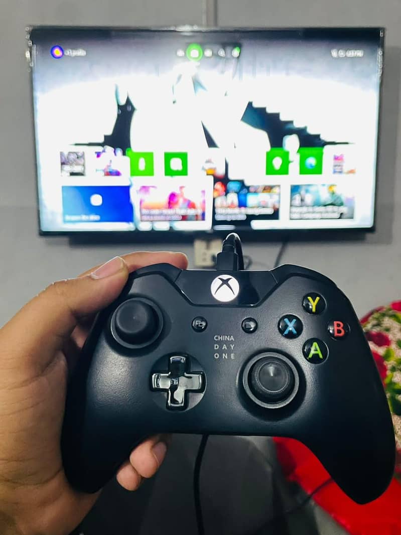 Xbox one simple with one s controller 7