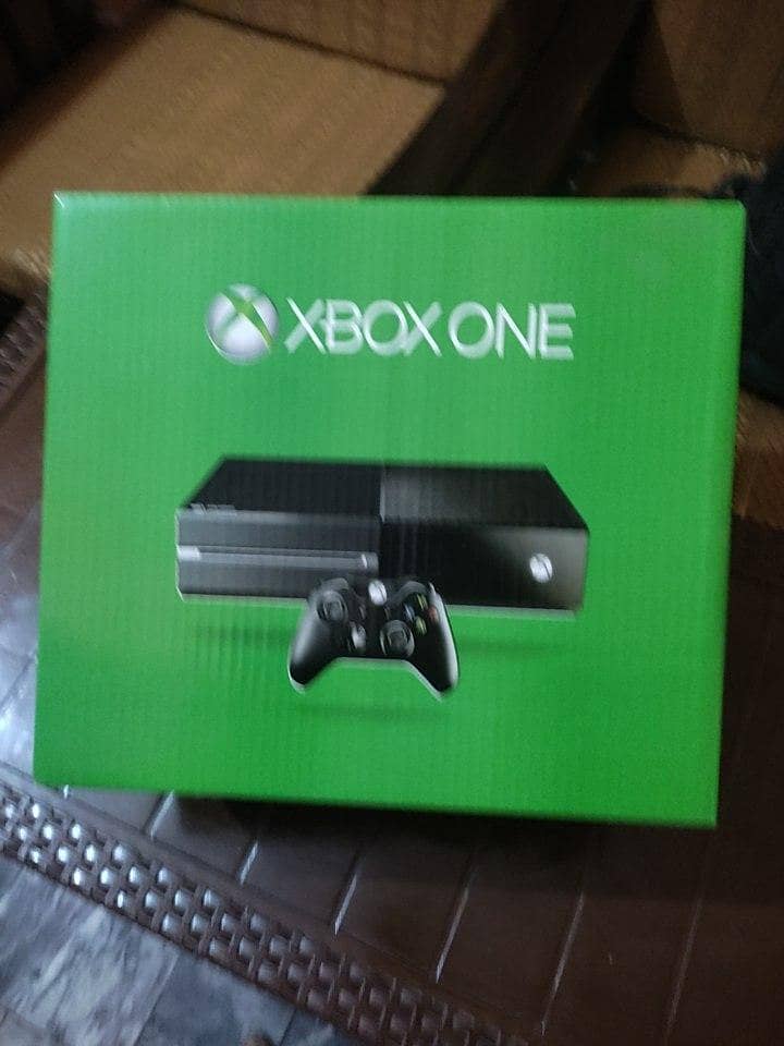 Xbox one simple with one s controller 9