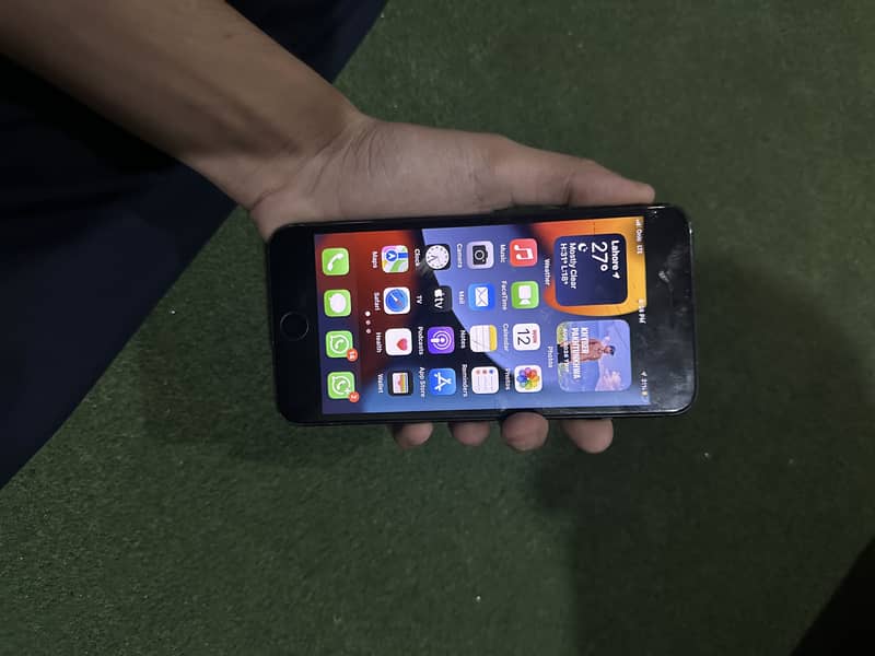 Apple iPhone 7 Plus 1