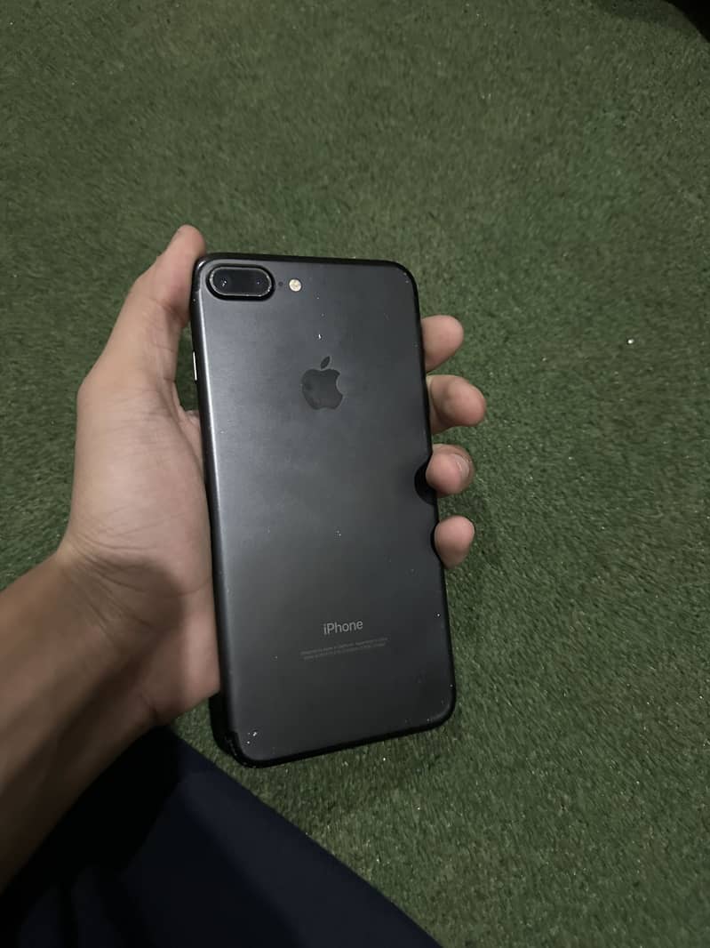 Apple iPhone 7 Plus 3