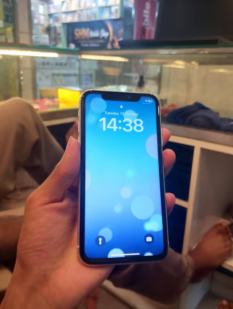 Apple iPhone 11 3