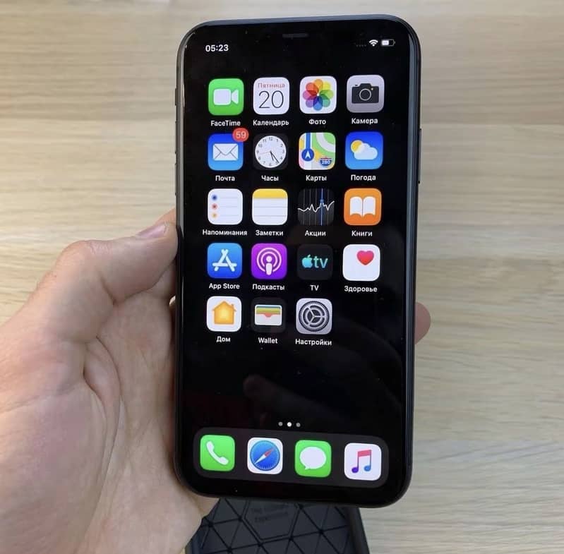 Apple iPhone 11 4