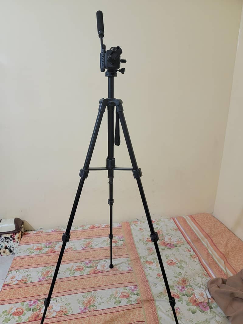 tripod and ring lights 3