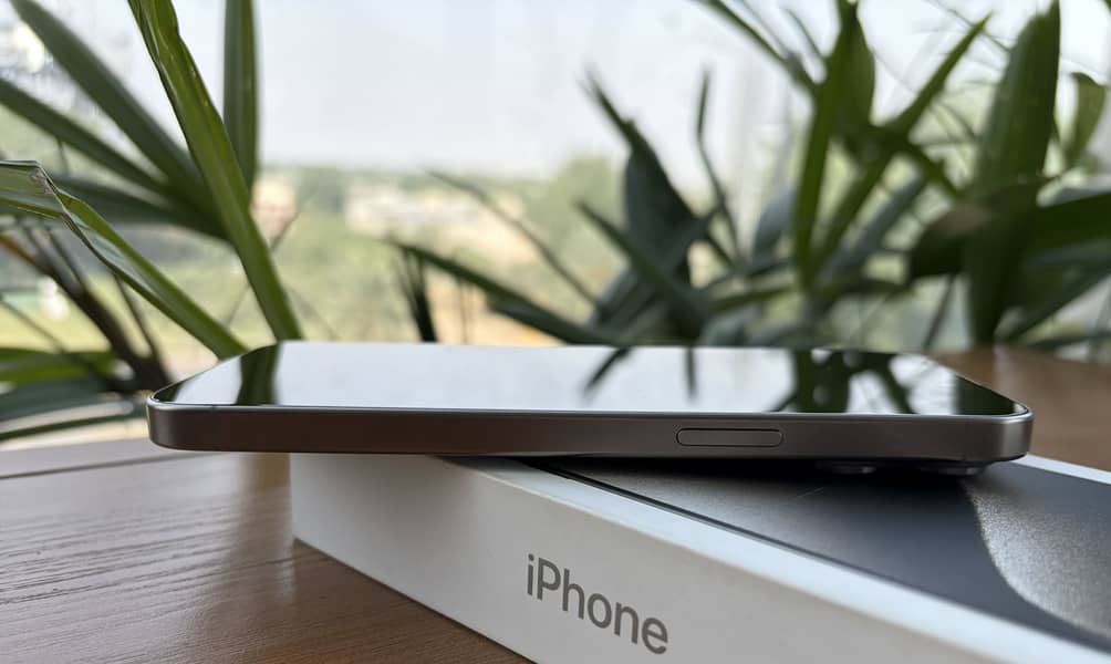 Apple iPhone 15 Pro Max 2