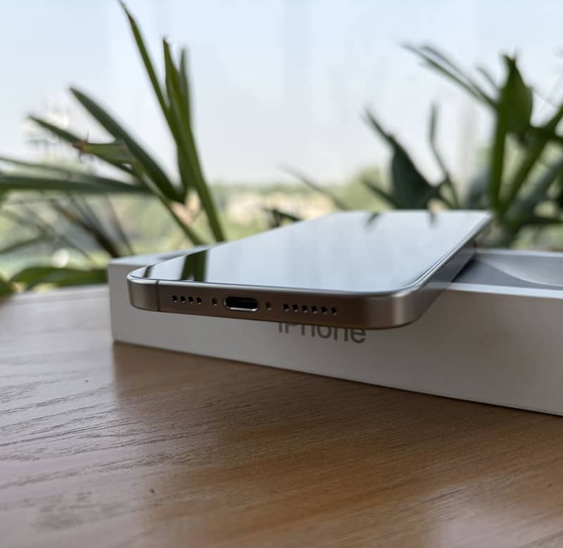 Apple iPhone 15 Pro Max 3