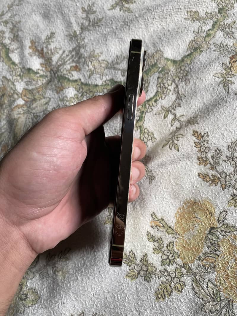 Iphone 14pro max 0