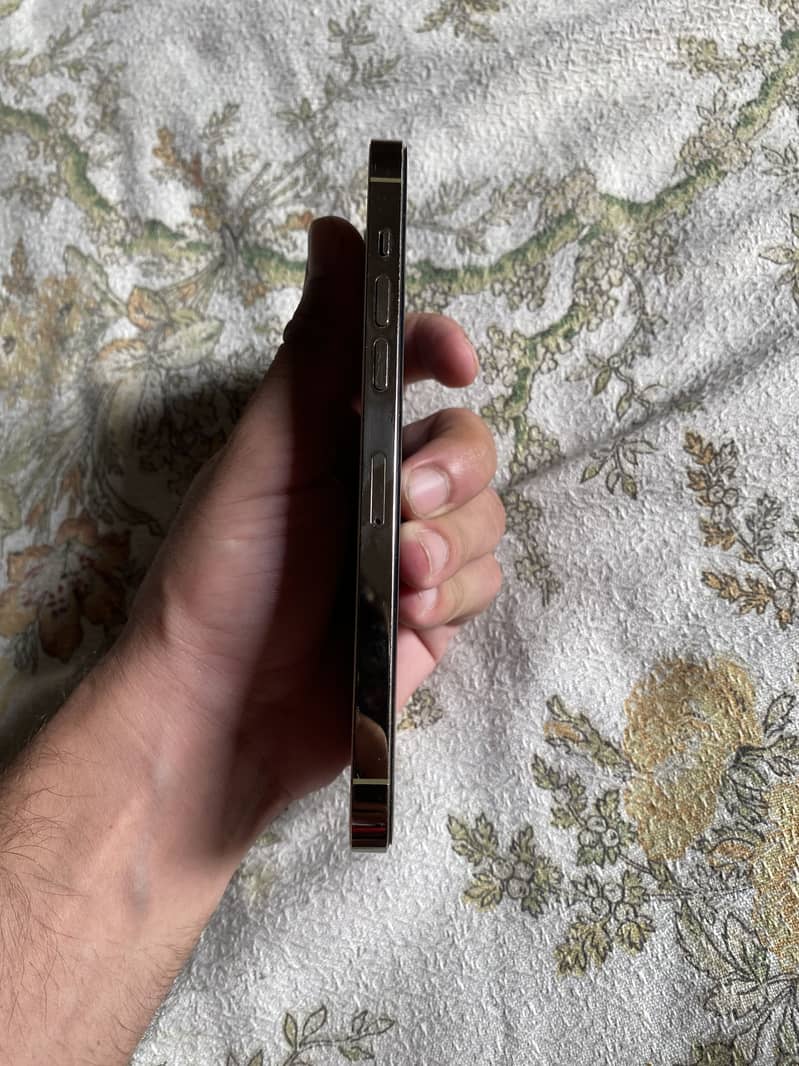 Iphone 14pro max 5