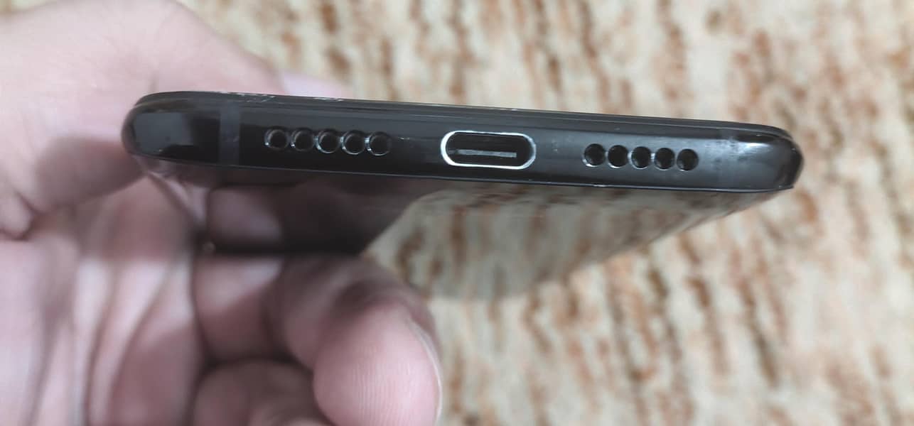One Plus 6T  (8/256) 4