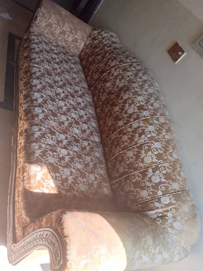 Sofa Set available for sale