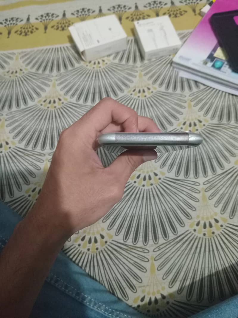 Apple iPhone 11 5