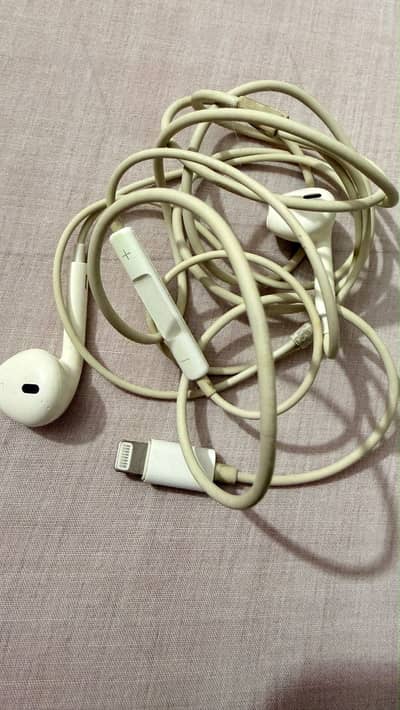 EarPods with Lighting Cable