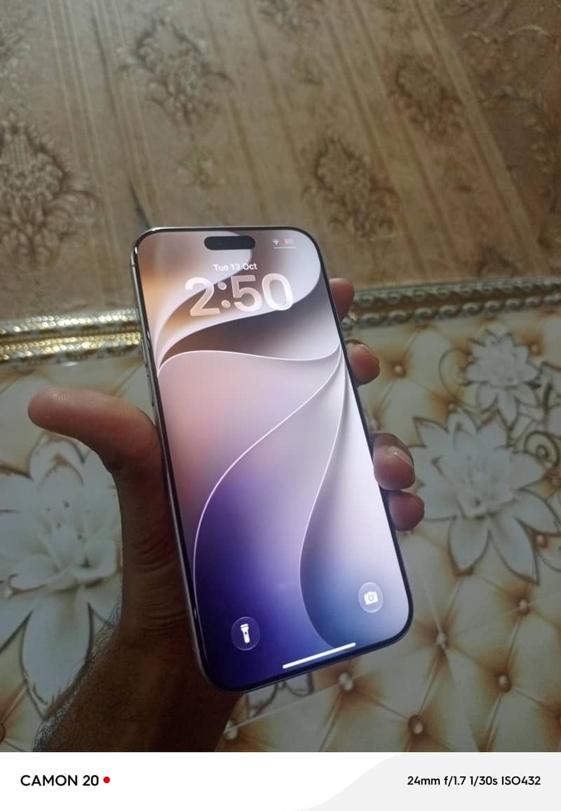 Apple iPhone 16 Pro Max 0