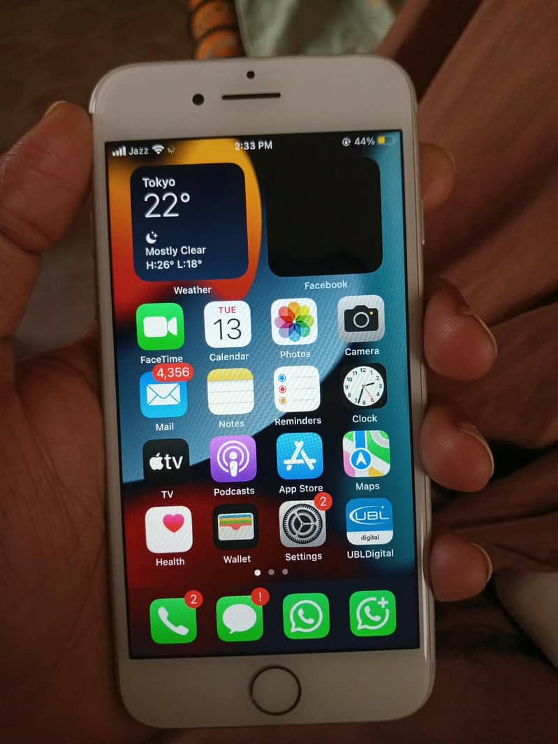 Apple iPhone 7 2