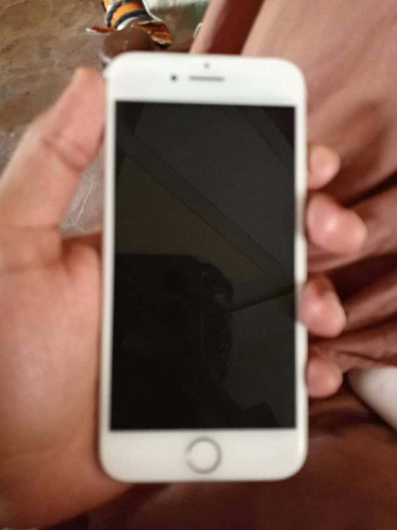 Apple iPhone 7 3