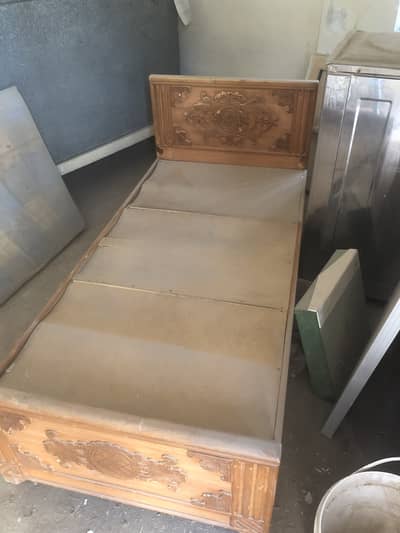 Wodden kids bed