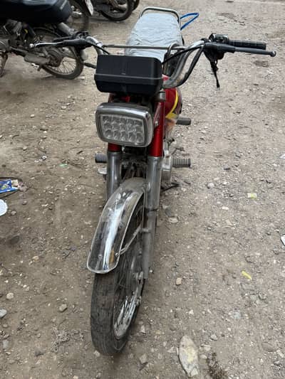 125 unique Sale out  kr raha ho condition good hai kam koi nhi hai