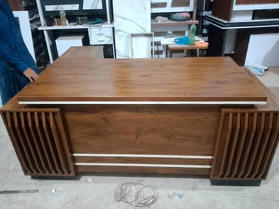 Office table