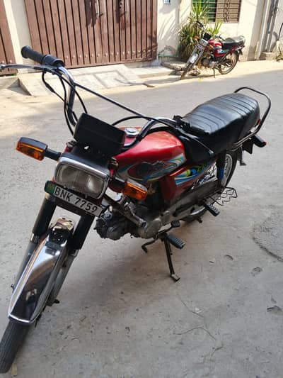 Dhoom CD 70 2009 Model